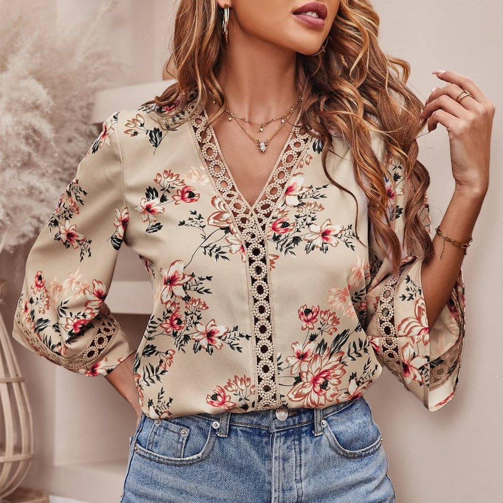 New Floral Print Guipure Lace Insert Trumpet Sleeve Blouse Nude